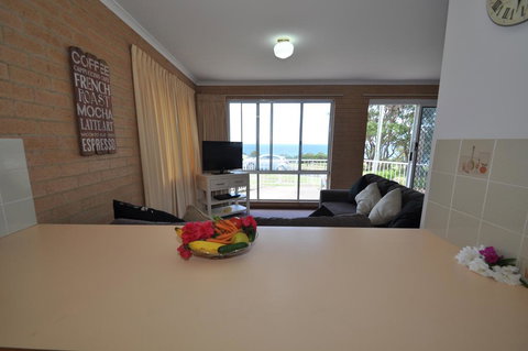 Unit 1, Countess Court - Holiday Sunshine Coast 3