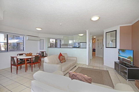 Unit 1, The Rocks, 1746 David Low Coolum Beach - 500 Bond - Holiday Sunshine Coast 2