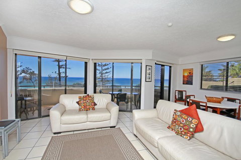 Unit 1, The Rocks, 1746 David Low Coolum Beach - 500 Bond - Holiday Sunshine Coast 3