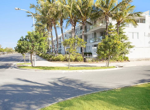 Unit 101 Plantation Resort - Rainbow Beach, Plantation Resort, Second Floor, Aircon, Pool, Spa - Holiday Sunshine Coast 0