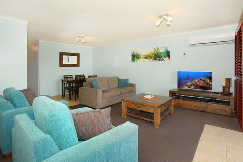 Unit 2, Biriny Lodge, 1686-1689 David Low Way Coolum Beach - Holiday Sunshine Coast 2