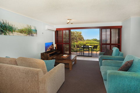 Unit 2, Biriny Lodge, 1686-1689 David Low Way Coolum Beach - Holiday Sunshine Coast 3