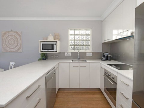 Unit 3 Emerald Shores - Shipping Lane Views! - Sunshine Coast Tourism 0
