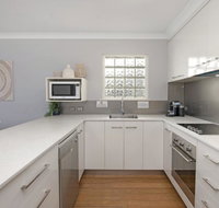 Unit 3 Emerald Shores - shipping lane views - Sunshine Coast Tourism