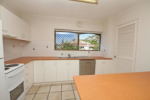 Unit 4, Cooltoro Court, 7 Frank Street Coolum Beach, 400 BOND, LINEN INCLUDED - Holiday Sunshine Coast 3