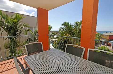 Unit 4, Cooltoro Court, 7 Frank Street Coolum Beach, 400 BOND, LINEN INCLUDED - Holiday Sunshine Coast 0