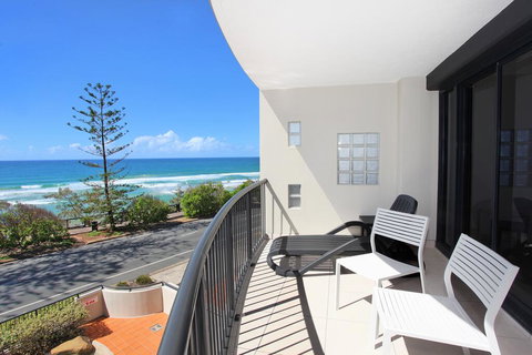 Unit 4, The Rocks, 1746 David Low Way Coolum Beach - 500 Bond - Holiday Sunshine Coast 1
