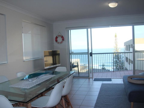 Unit 5 Sanctuary Shores, Kings Beach - Free Wifi! - Holiday Sunshine Coast 1