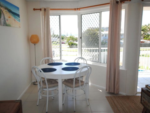 Unit 6 'mainsail Apartments' Free Wifi! - Sunshine Coast Tourism 3