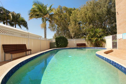 Unit 7, Belander Court, 34 Perry Street Coolum Beach, AIR CONDITIONED, 400 BOND, LINEN SUPPLIED - Holiday Sunshine Coast 3