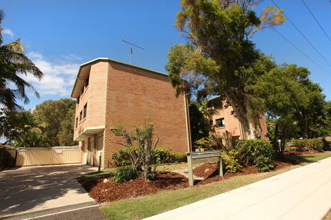 Unit 7, Belander Court, 34 Perry Street Coolum Beach, AIR CONDITIONED, 400 BOND, LINEN SUPPLIED - Holiday Sunshine Coast 1