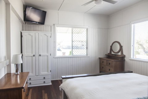 Urangan Harbour Cottage - Sunshine Coast Tourism 2