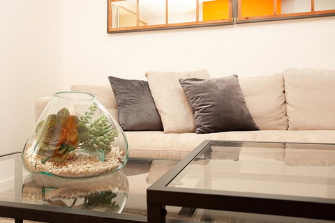 Urban Rest - Young St - Holiday Sunshine Coast 1