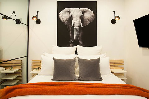 Urban Rest - Young St - Holiday Sunshine Coast 3