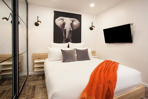 Urban Rest - Young St - Holiday Sunshine Coast 2