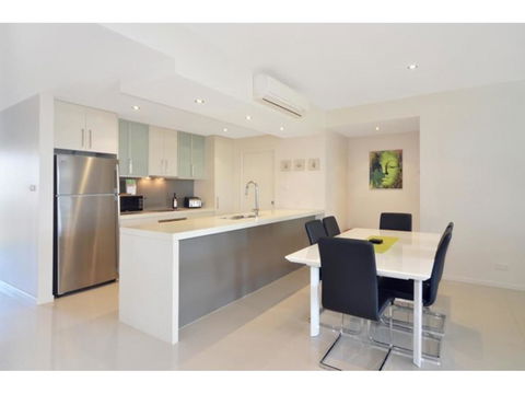 Utopia Apartment - Sunshine Coast Tourism 0