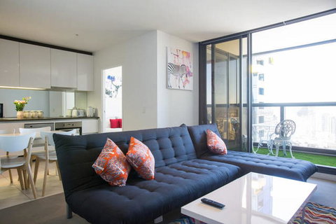 UWS Madison Melbourne CBD Apartment - Holiday Sunshine Coast 1