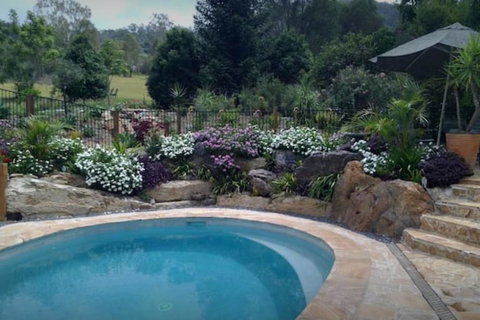 Valley View Cottages - Sunshine Coast Tourism 2