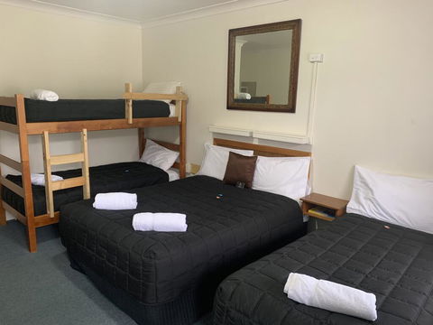Valley View Motel - Holiday Sunshine Coast 3