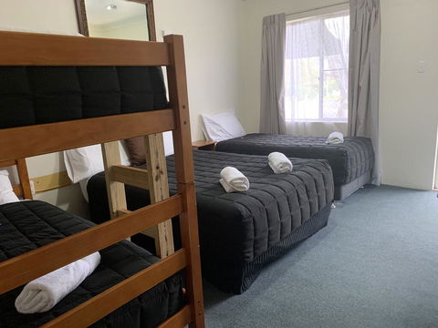 Valley View Motel - Holiday Sunshine Coast 2