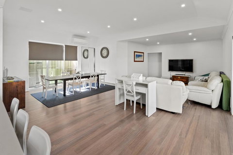 Vasse Manor - Holiday Sunshine Coast 3