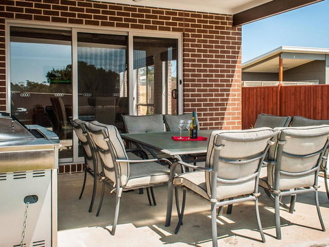 Valencia - Sunshine Coast Tourism 3