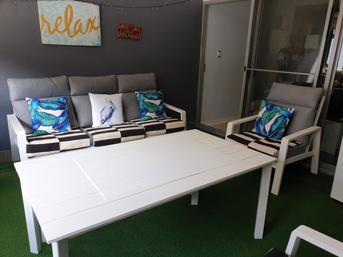 Venetian Canal Apartment-Close To Beaches And Marina - Holiday Sunshine Coast 3