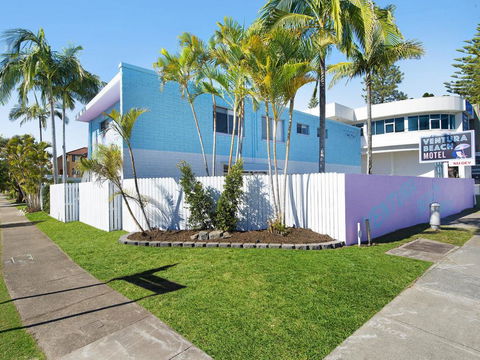 Ventura Beach Motel - 1 Bedroom - Holiday Sunshine Coast 1