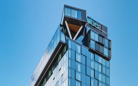 Vibe Hotel Melbourne - Holiday Sunshine Coast 0