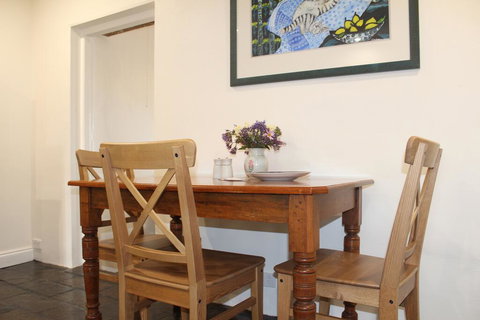 Victoria Cottage - Holiday Sunshine Coast 1