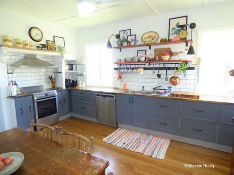 Victoria House - Sunshine Coast Tourism 1