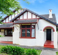 Victor Harbor Cottage 'Cornhill' - Pet Friendly - Holiday Sunshine Coast