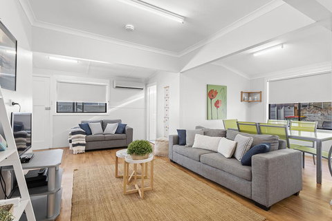 Victoria Parade, 29B - Sunshine Coast Tourism 0