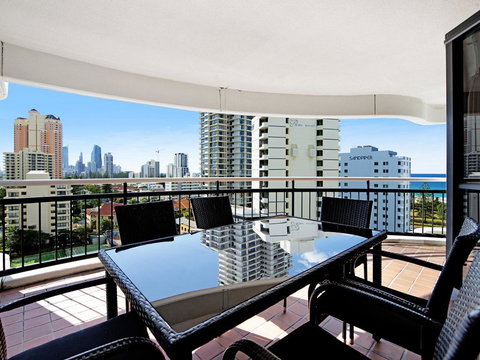Victoria Square 2 Bed Ocean View Broadbeach - Holiday Sunshine Coast 1