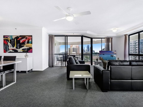 Victoria Square 2 Bed Ocean View Broadbeach - Holiday Sunshine Coast 2