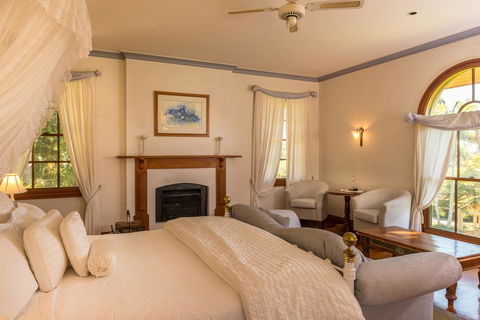 Victoria's At Ewingsdale - Sunshine Coast Tourism 3