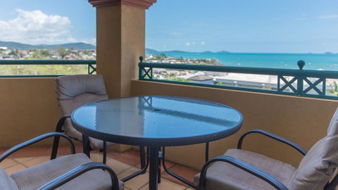 Views From Golden Orchid - Airlie Beach - Sunshine Coast Tourism 1