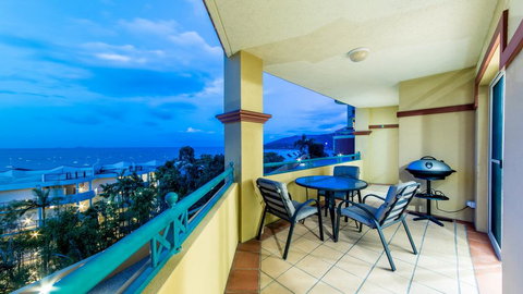 Views From Golden Orchid - Airlie Beach - Sunshine Coast Tourism 3