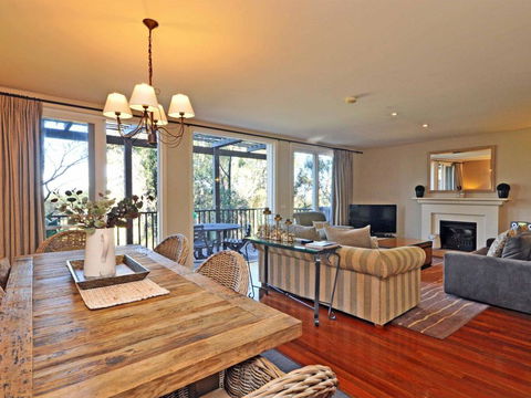 Villa 3br Beaujolais Luxe + Style Resort Condo Located Within Cypress Lakes Resort (nothing Is More Central) - Holiday Sunshine Coast 0