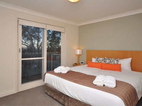 Villa 3br Bordeaux Resort Condo Located Within Cypress Lakes Resort (nothing Is More Central) - Holiday Sunshine Coast 2