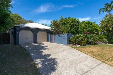 Villa Blue - Sunshine Coast Tourism 1