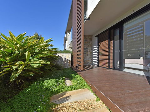Villa Catania Waterside At Trinity Point - Sunshine Coast Tourism 2