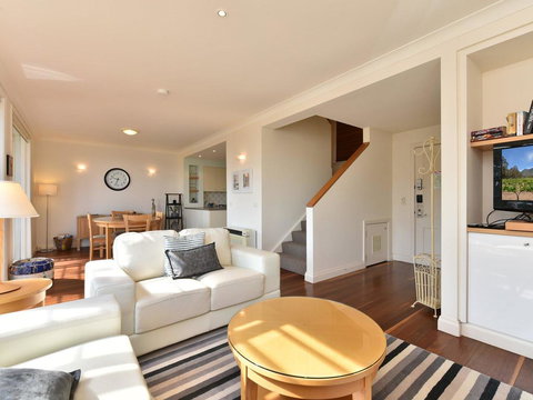 Villa Executive 2br Viti Resort Condo Located Within Cypress Lakes Resort (nothing Is More Central) - Sunshine Coast Tourism 0