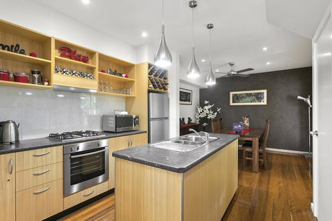 Villa Sorelle - Holiday Sunshine Coast 0