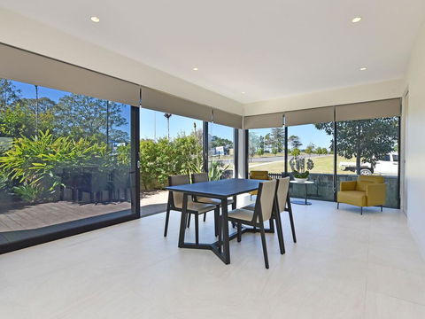 Villa Sorrento Waterside At Trinity Point - Sunshine Coast Tourism 1