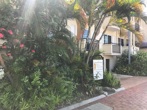Villa Vaucluse Apartments - Sunshine Coast Tourism 0