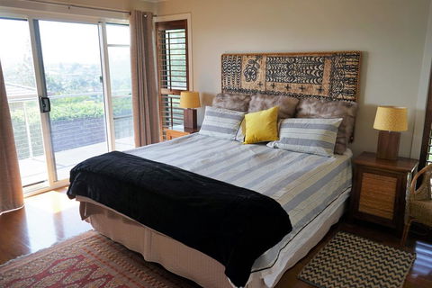 Villa With Views & Pool - Sunshine Coast Tourism 3