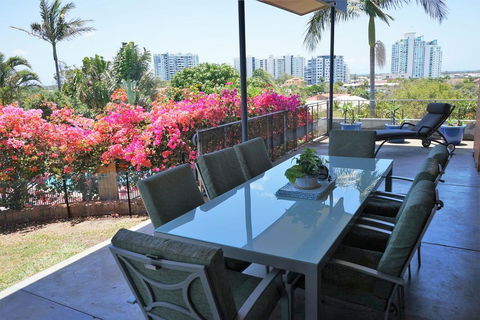 Villa With Views & Pool - Sunshine Coast Tourism 2