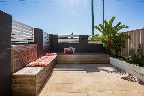 VIlla Zelma, Culburra Beach - Holiday Sunshine Coast 1