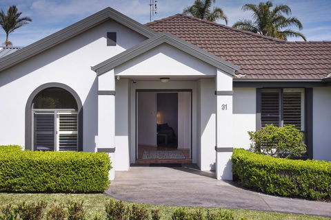 Village Drive 31 Ulladulla - Sunshine Coast Tourism 3